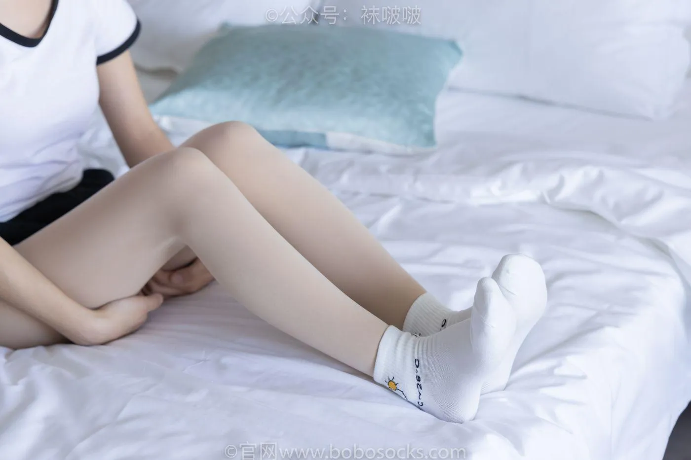 [BoBoSocks袜啵啵]NO.031 小奶熊-AJ板鞋、白棉袜、厚肉丝 [149P]插图5